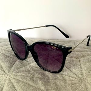 Lauren Conrad Black Sunglasses